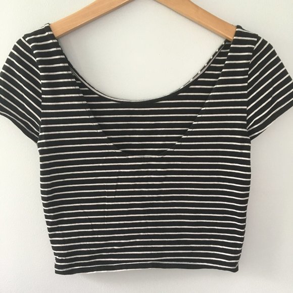 AEO Stripped Wide Neck Crop Top - Picture 3 of 3